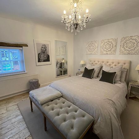 Entire Georgian Luxury Home - 3 Storey- High St Henley-In-Arden -Two Bedrooms-Sleeps 4 Exteriör bild
