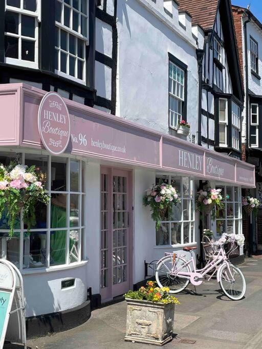 Entire Georgian Luxury Home - 3 Storey- High St Henley-In-Arden -Two Bedrooms-Sleeps 4 Exteriör bild