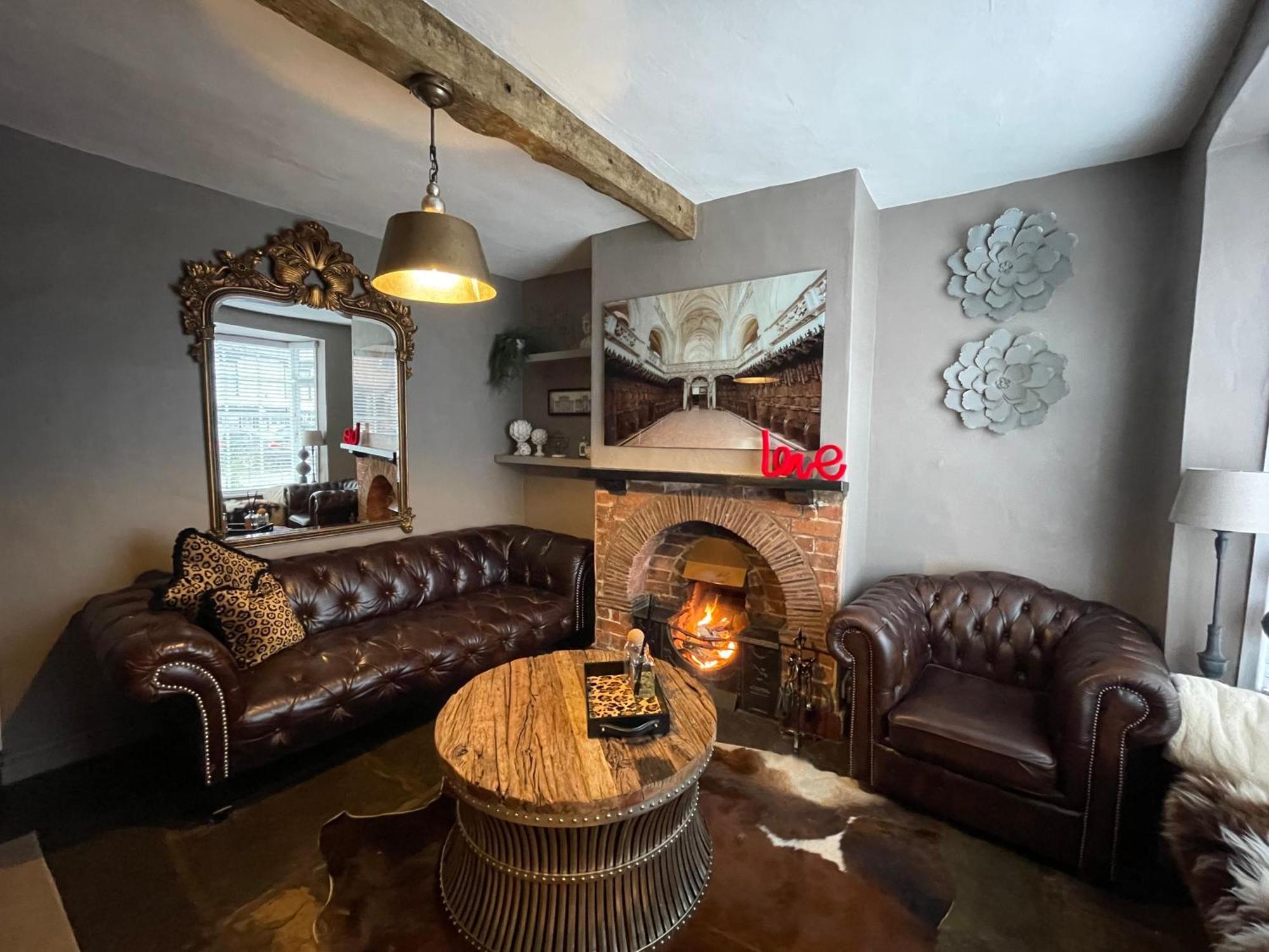 Entire Georgian Luxury Home - 3 Storey- High St Henley-In-Arden -Two Bedrooms-Sleeps 4 Exteriör bild