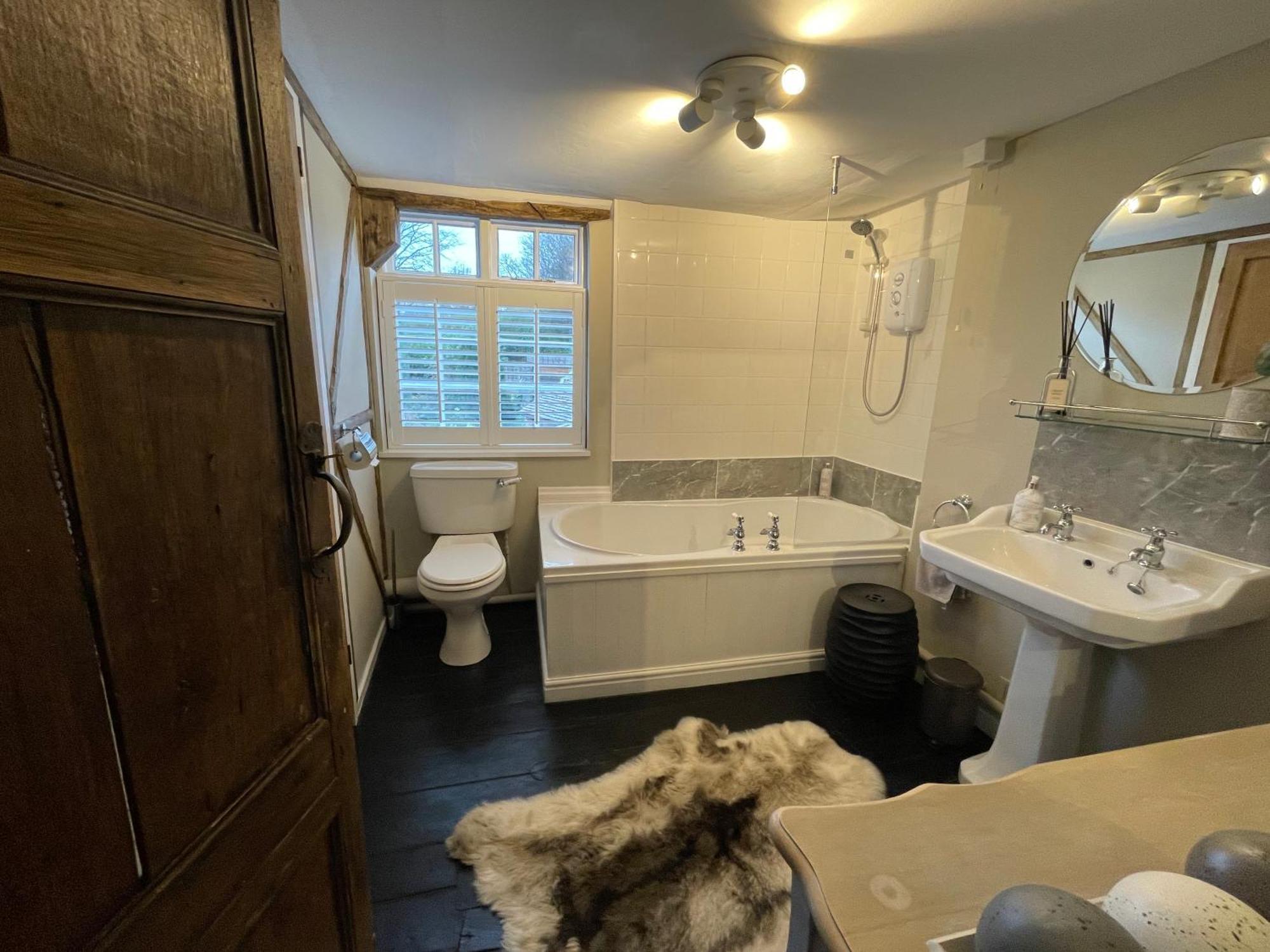 Entire Georgian Luxury Home - 3 Storey- High St Henley-In-Arden -Two Bedrooms-Sleeps 4 Exteriör bild