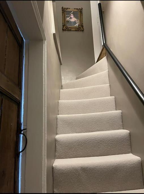 Entire Georgian Luxury Home - 3 Storey- High St Henley-In-Arden -Two Bedrooms-Sleeps 4 Exteriör bild