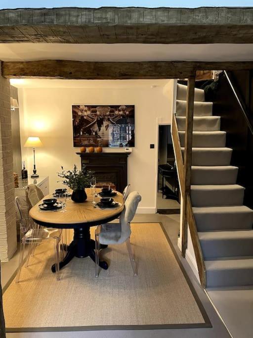 Entire Georgian Luxury Home - 3 Storey- High St Henley-In-Arden -Two Bedrooms-Sleeps 4 Exteriör bild
