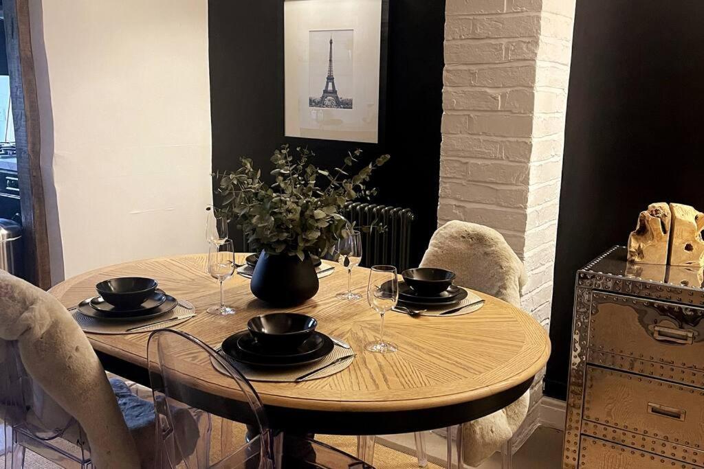 Entire Georgian Luxury Home - 3 Storey- High St Henley-In-Arden -Two Bedrooms-Sleeps 4 Exteriör bild